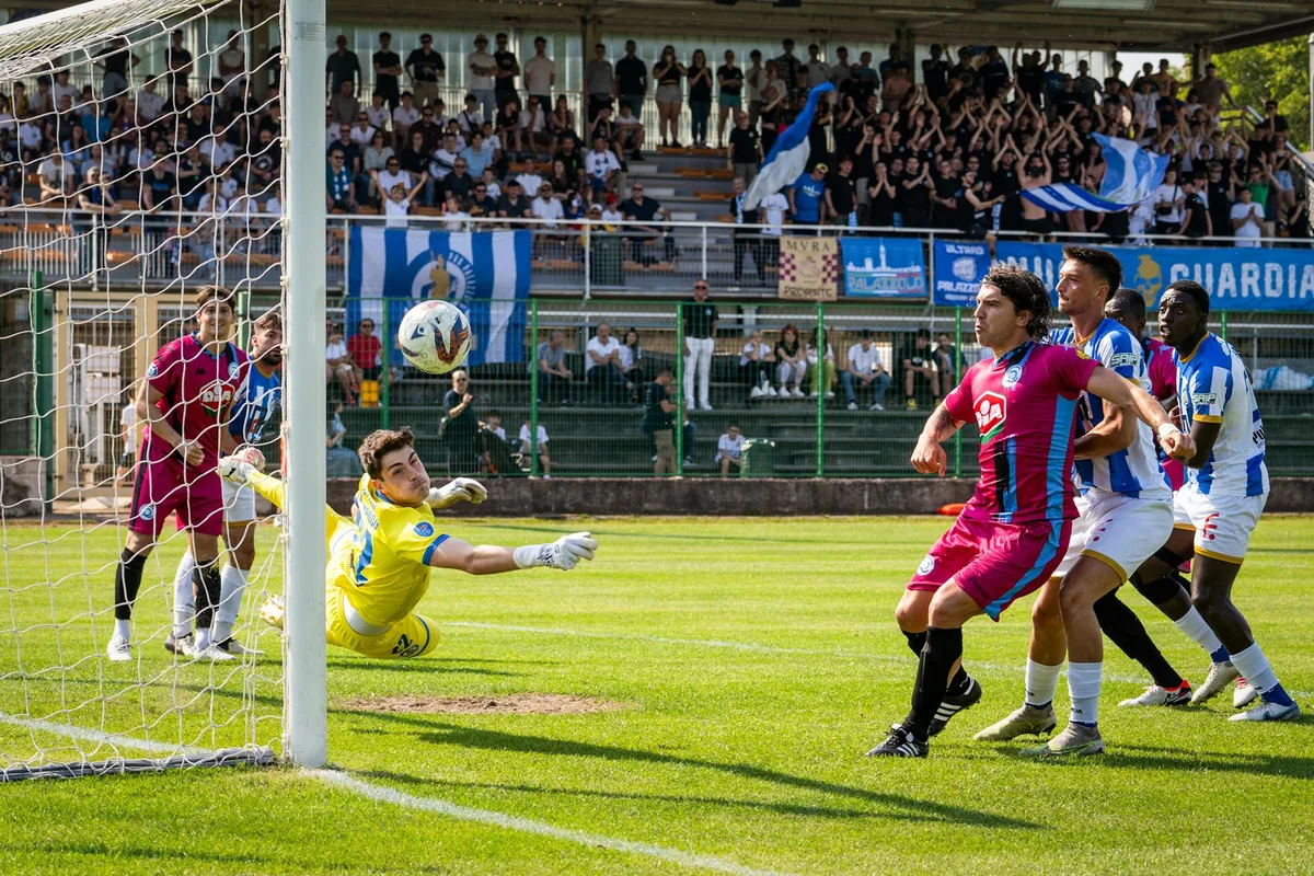 Leeds United Fan Clubs Global Network 1