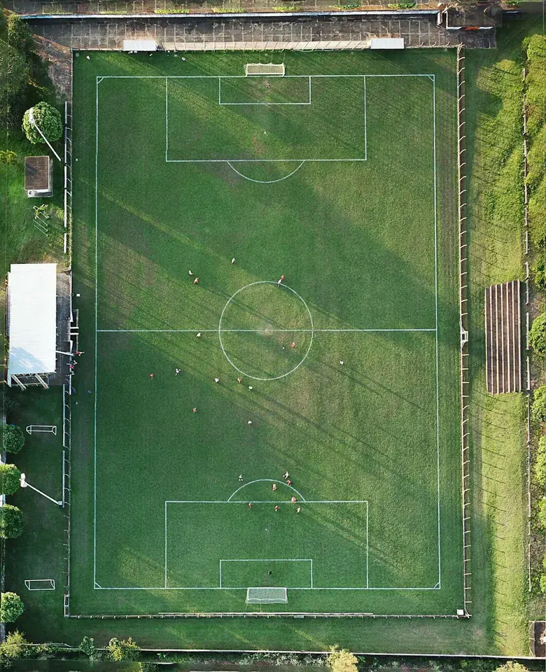Leeds United Pressing Triggers: How Farke’s System Forces Turnovers