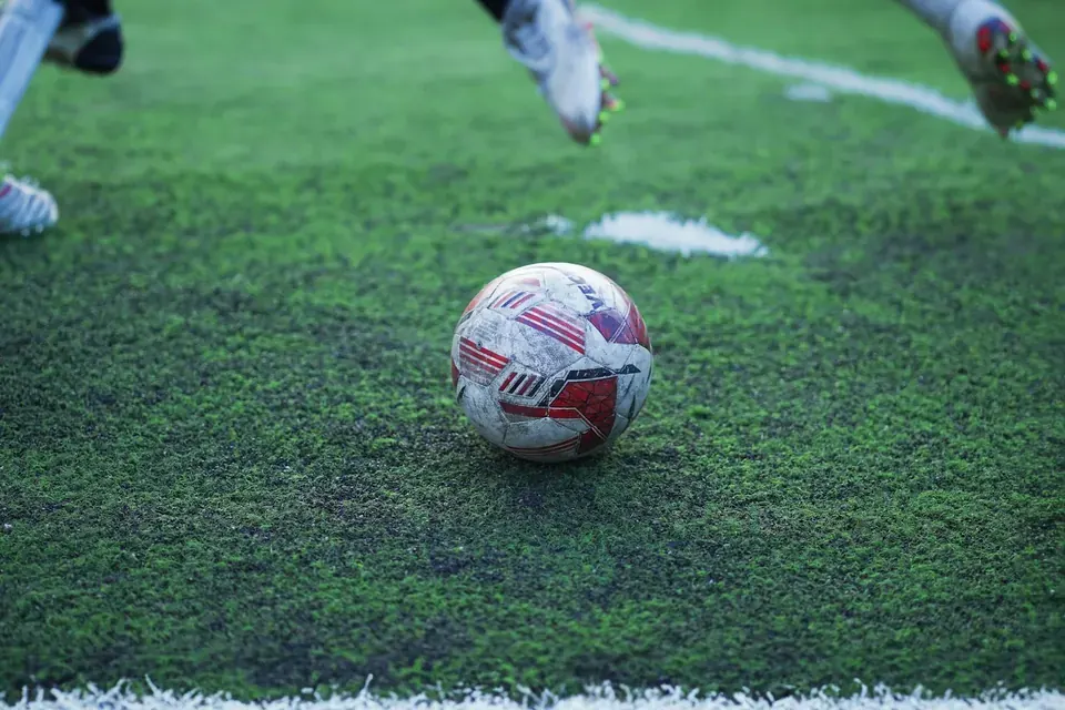 The Architecture of Pressure: How Elland Road Amplifies Farke’s System