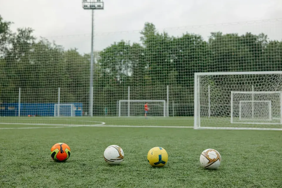 The Survival Rotation: Daniel Farke’s Checklist for Managing Leeds United’s Premier League 2025/26 Campaign