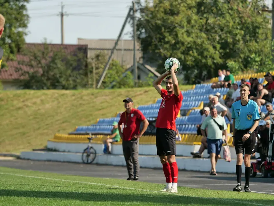 Wide Play Overloads: Farke's Use of Full-Backs and Wingers to Create Chances